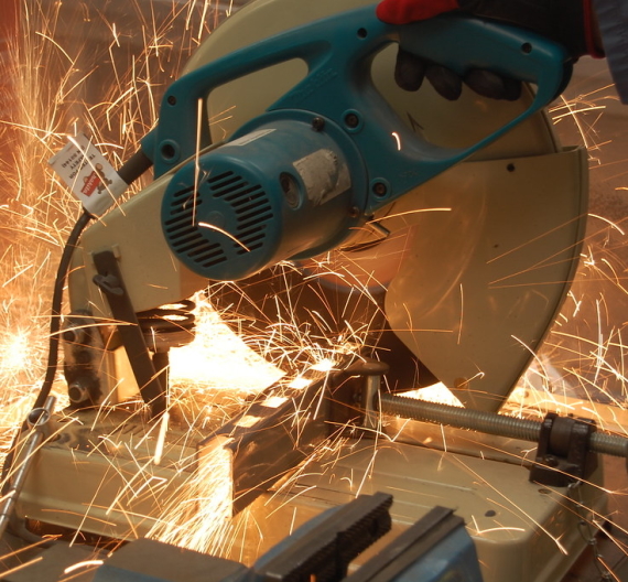 Преимущества и особенности лентопильной резки